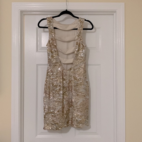 Beautiful sequent Bebe dress - Picture 2 of 3